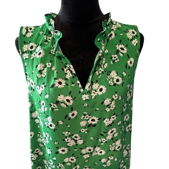 41 Hawthorn Green Dress with White Floral Design - Picture 3 of 5